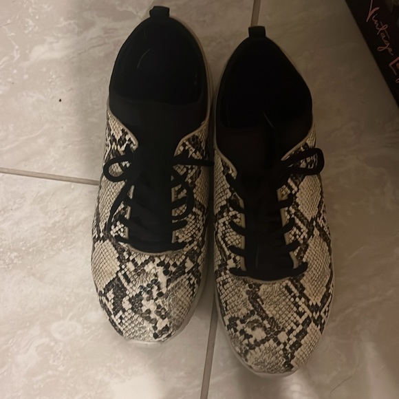 Runners - Picture 3 of 3